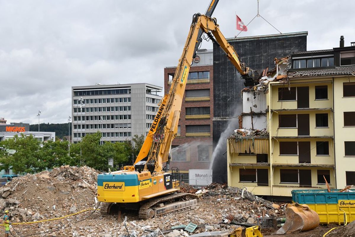 Alte Gebäude werden abgebrochen