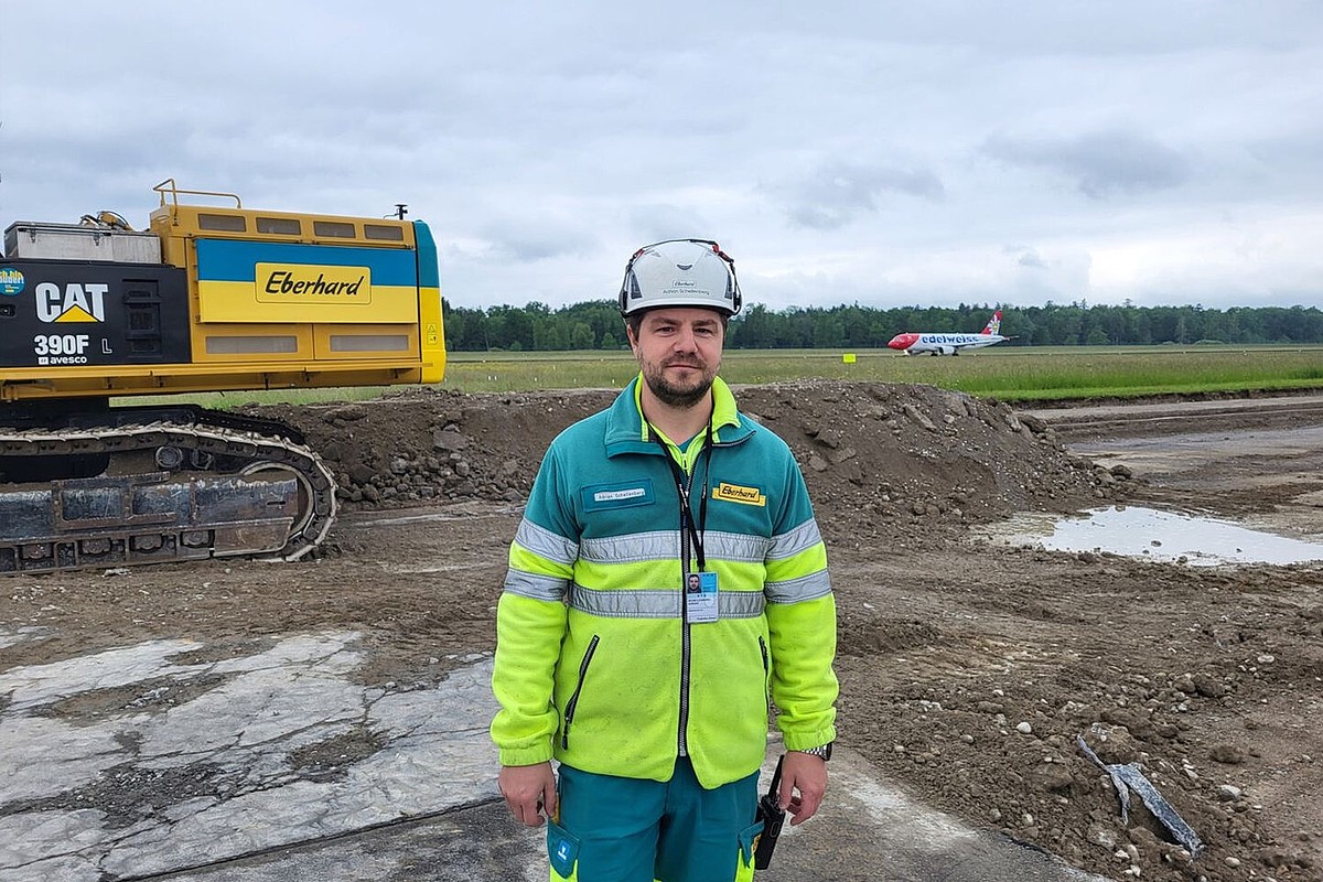 Adrian Schellenberg auf der Baustelle