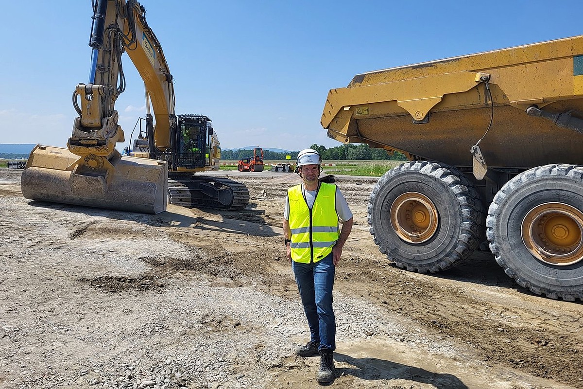 Tobias Kneuer auf der Baustelle