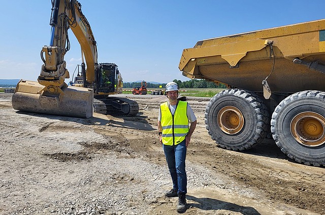 Tobias Kneuer auf der Baustelle